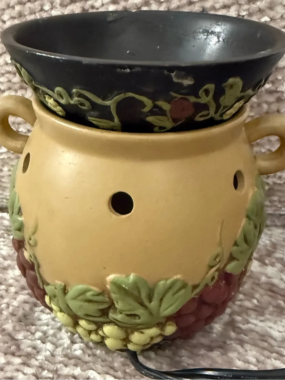 Scentsy Warmer GRAPEVINE retired, Tuscan style, SKU # 19395 no box 2010